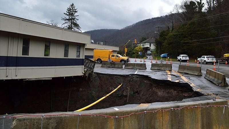 image for Massive sinkhole threatens to swallow West Virginia police department