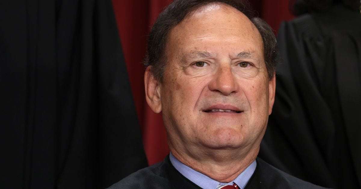 image for Justice Samuel Alito Leaked Hobby Lobby Decision On Contraception In 2014: Report