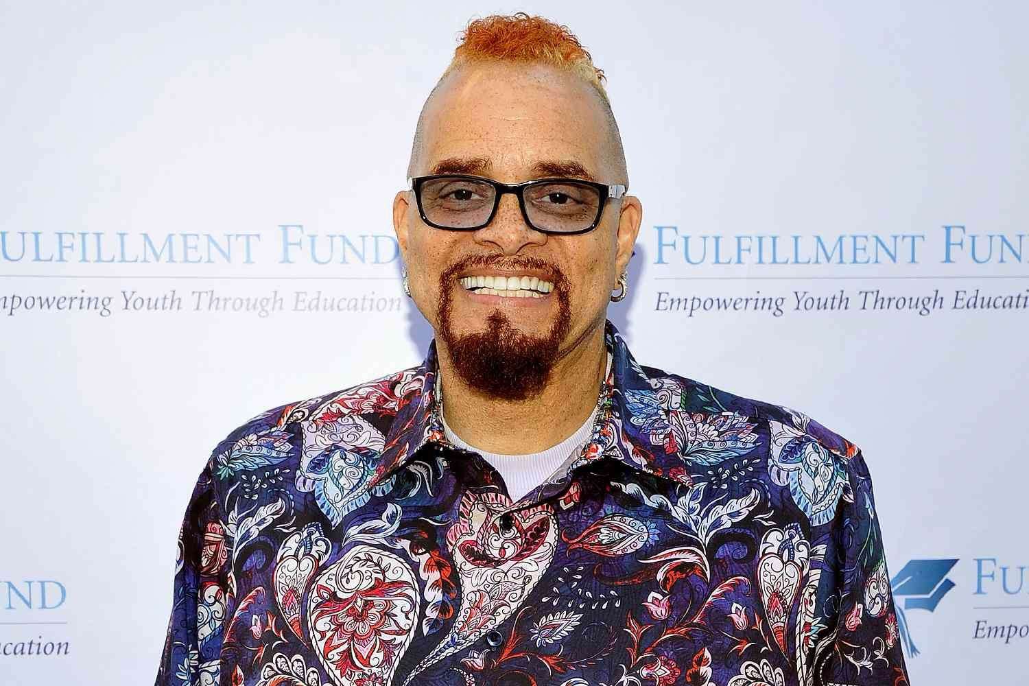 image for Sinbad's Family Says He's 'Fighting for Every Inch' as He Learns to Walk Again 2 Years After Stroke