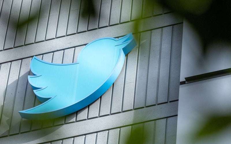 image for Twitter has lost 50 of its top 100 advertisers since Elon Musk took over, report says