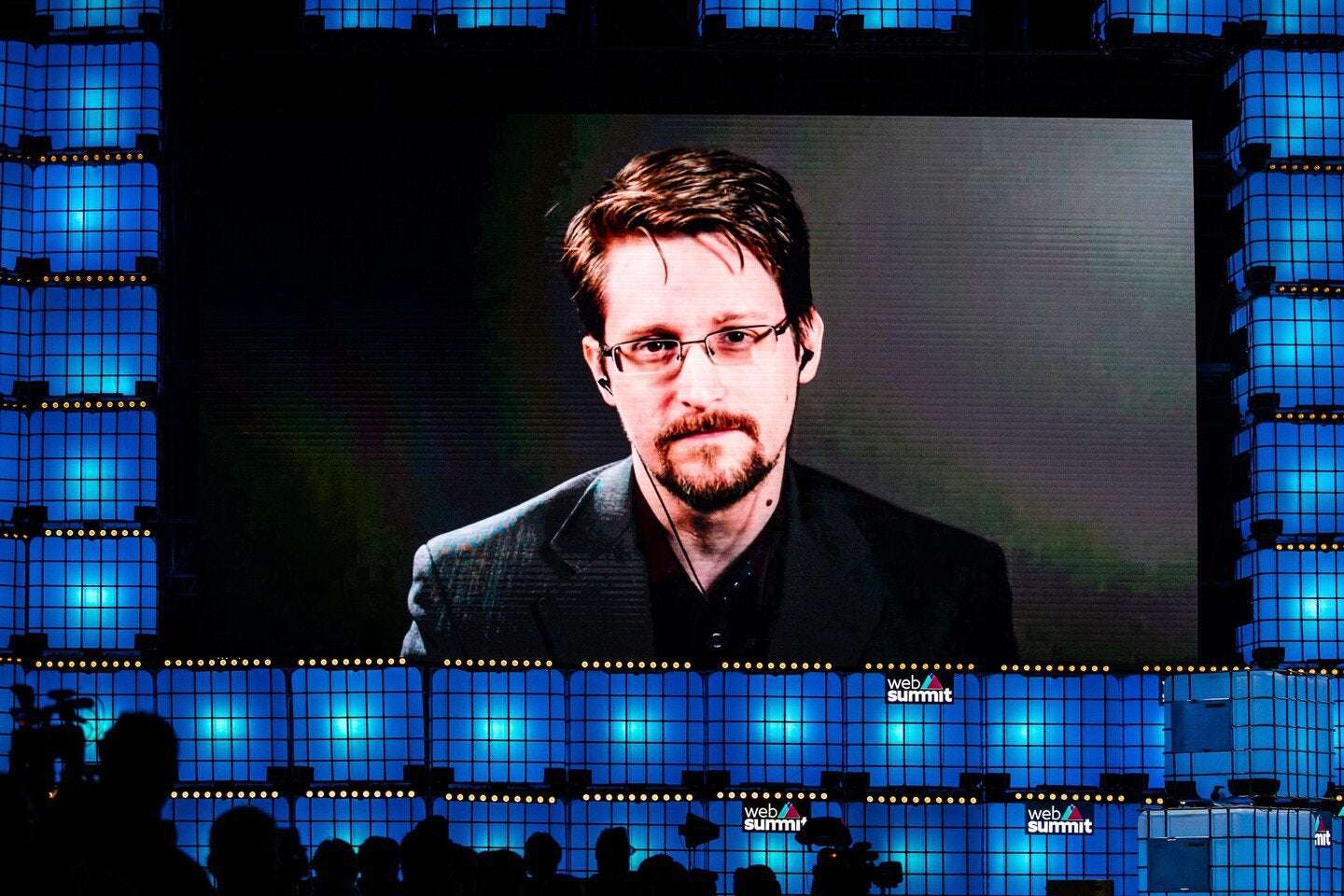 image for Edward Snowden swears allegiance to Russia and receives passport, lawyer says