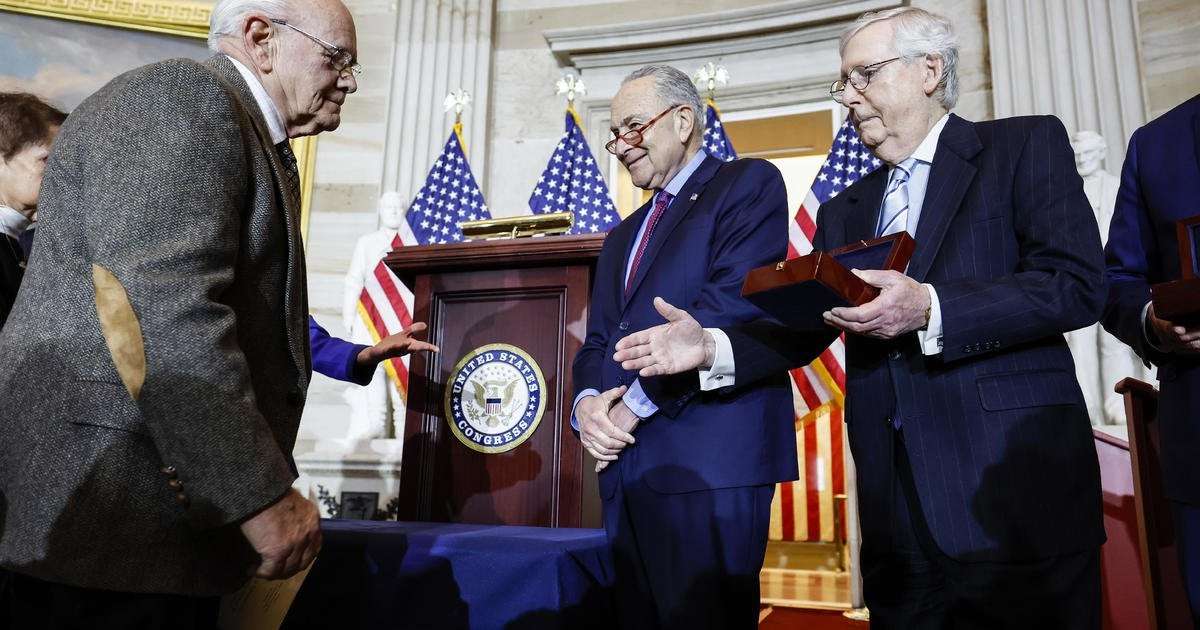 image for Family of fallen Capitol Police officer refuses to shake hands with McCarthy, McConnell at medal ceremony