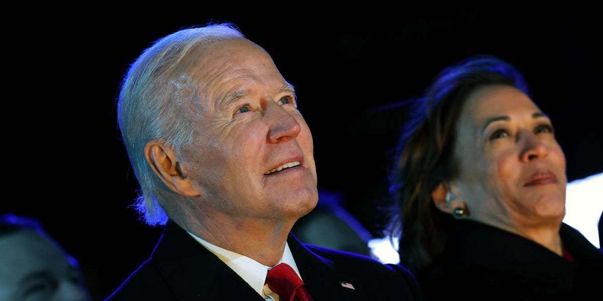 image for Biden says the economy is on a 'winning streak' as new data shows pay going up and inflation slowing down