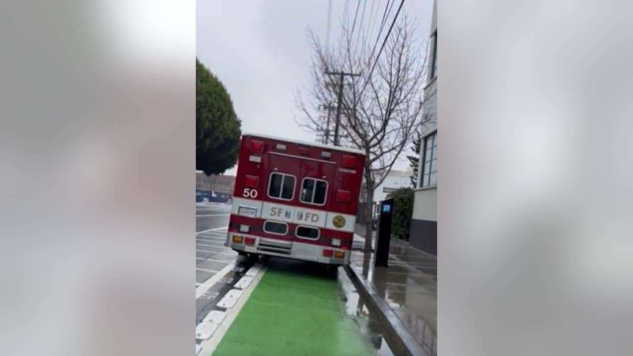 image for San Francisco bicyclist fumes over ambulance parked in bike lane