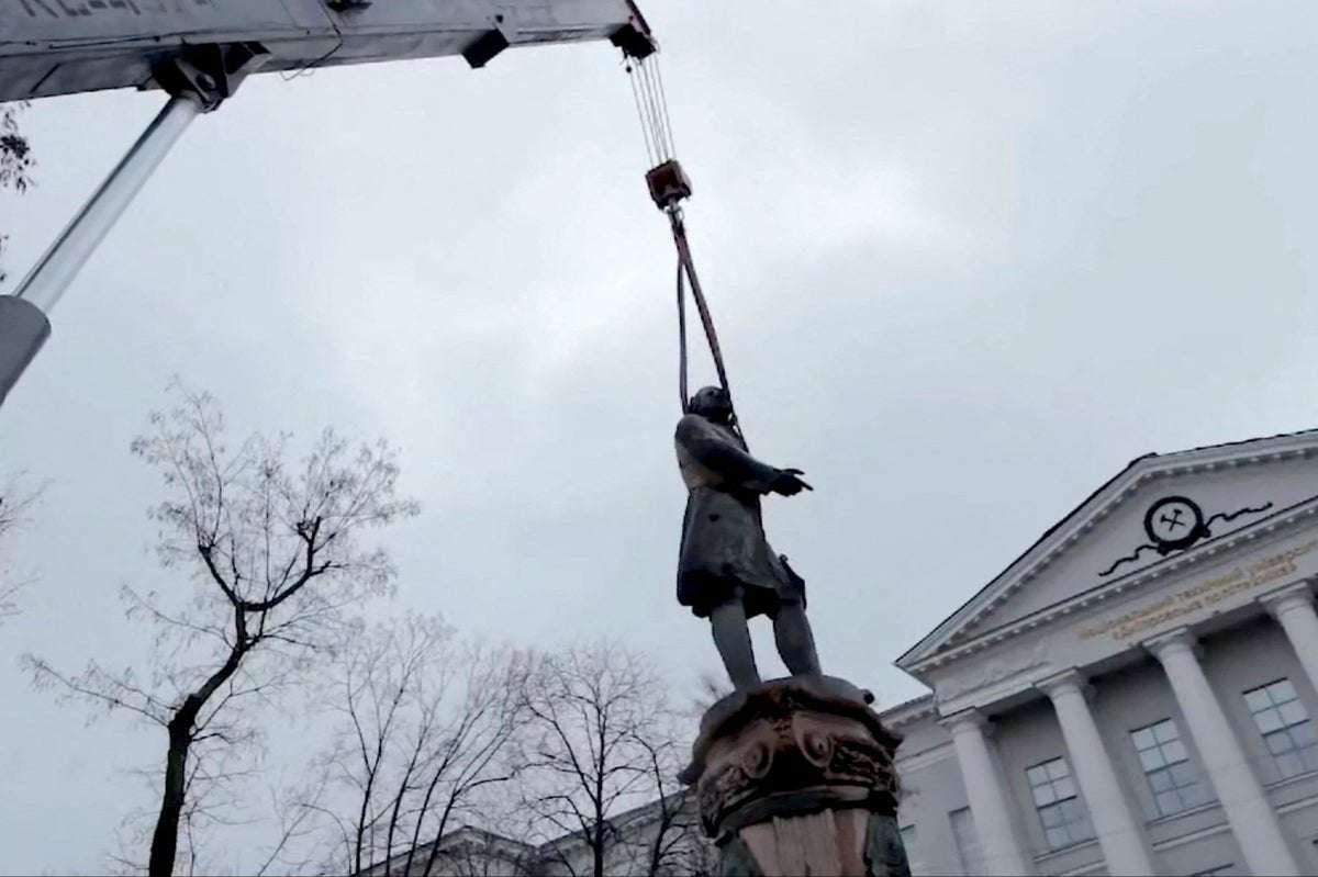 image for Statue of Russian scientist removed in Dnipro as Ukraine wipes away Soviet history