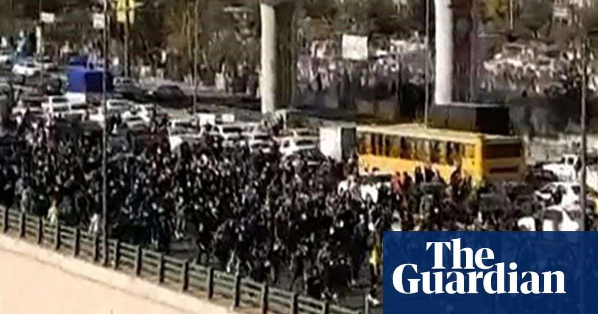 image for Protesters gather at Iranian prison in attempt to stop ‘imminent executions’