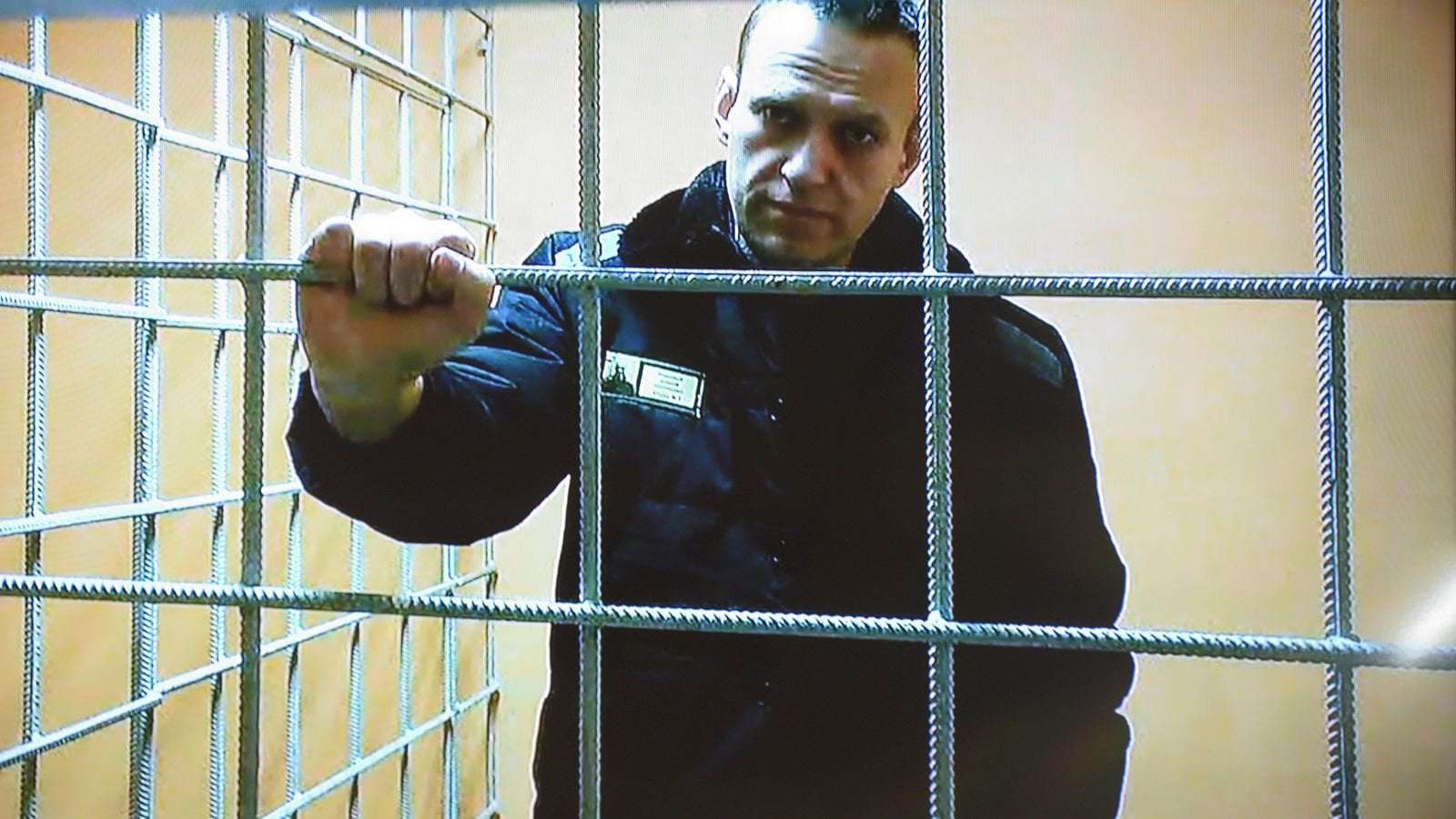 image for Alexei Navalny: Jailed Putin critic needs 'urgent medical assistance', Germany says
