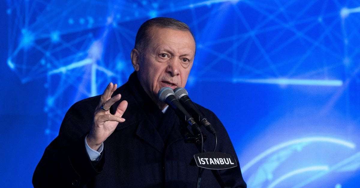 image for Sweden, Finland must send up to 130 "terrorists" to Turkey for NATO bid, Erdogan says