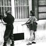 image for Today Simone Segouin died at age 97. The picture shows her during the liberation of Paris in 1944.