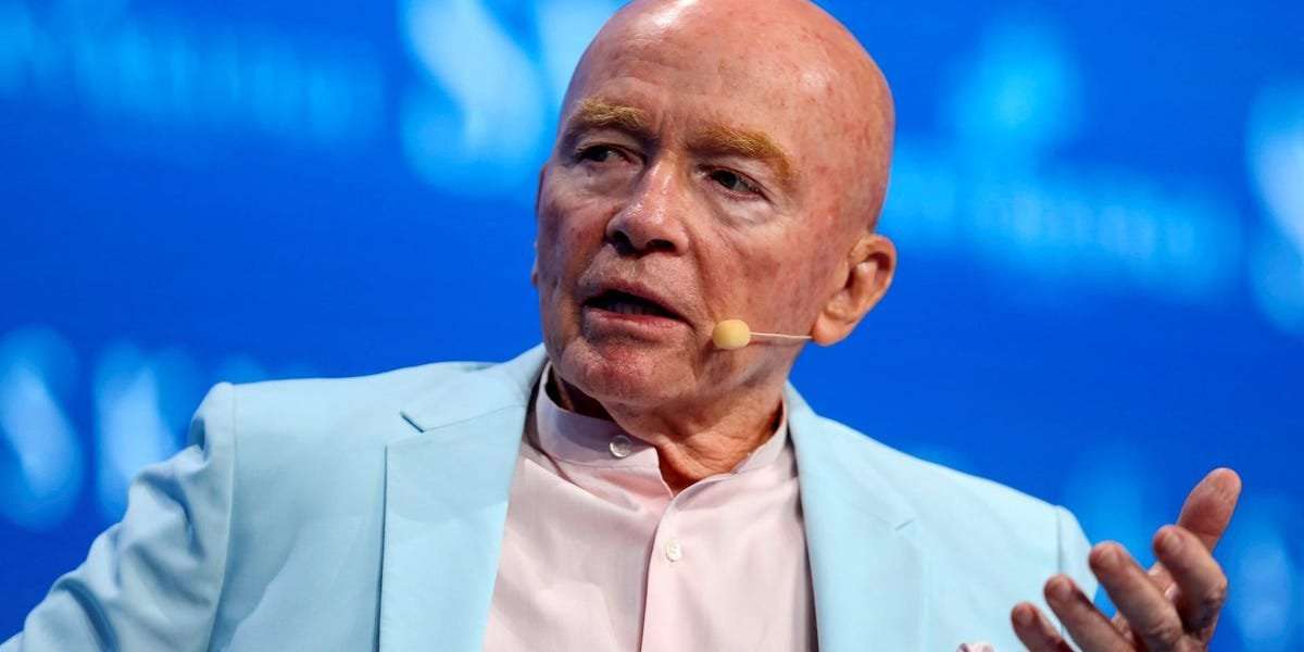 image for 'I can't get my money out': Billionaire investor Mark Mobius says China is restricting flows of capital out of the country