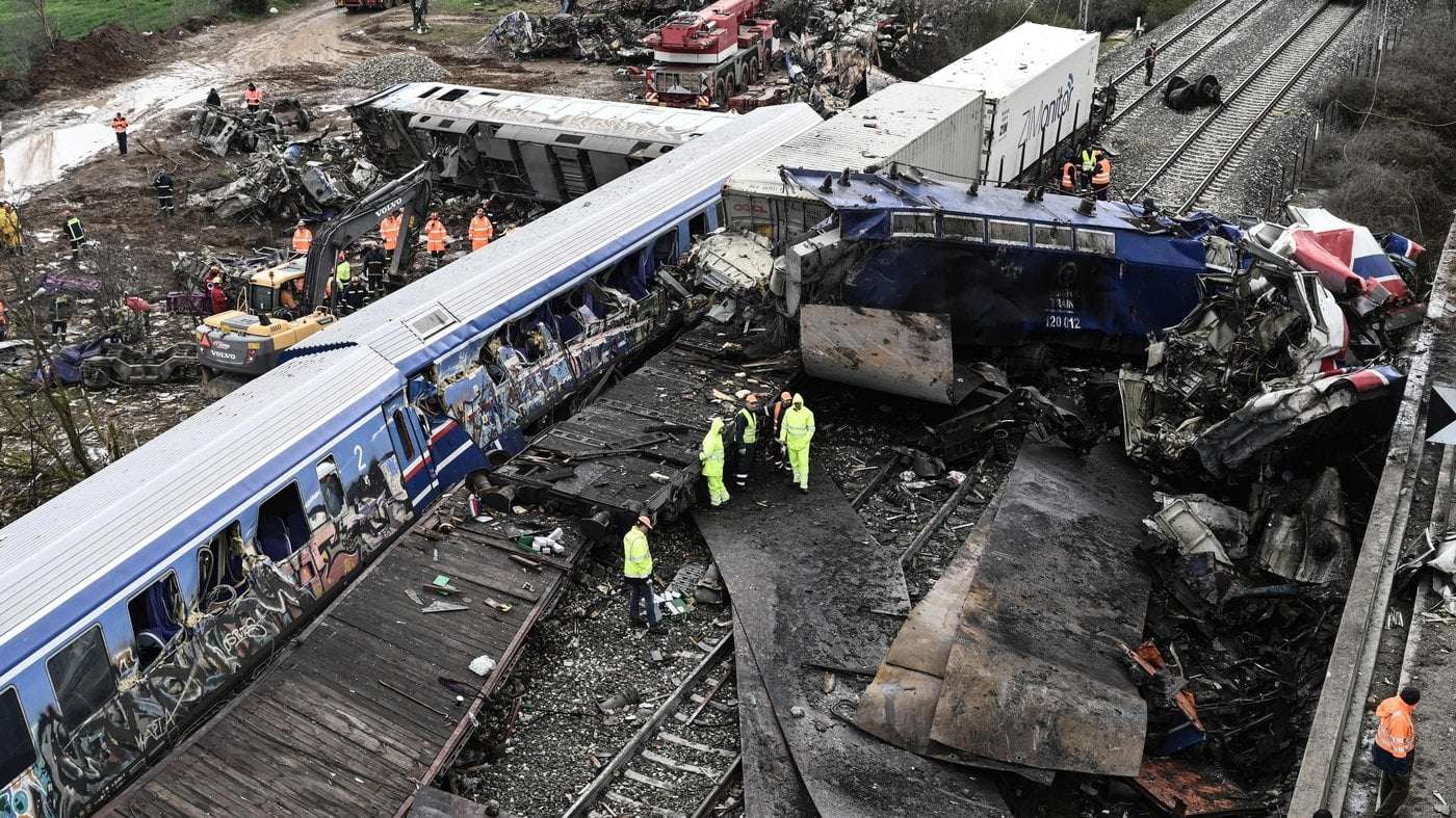 image for A Greek train driver was told to ignore a red light before a head-on crash killed 57