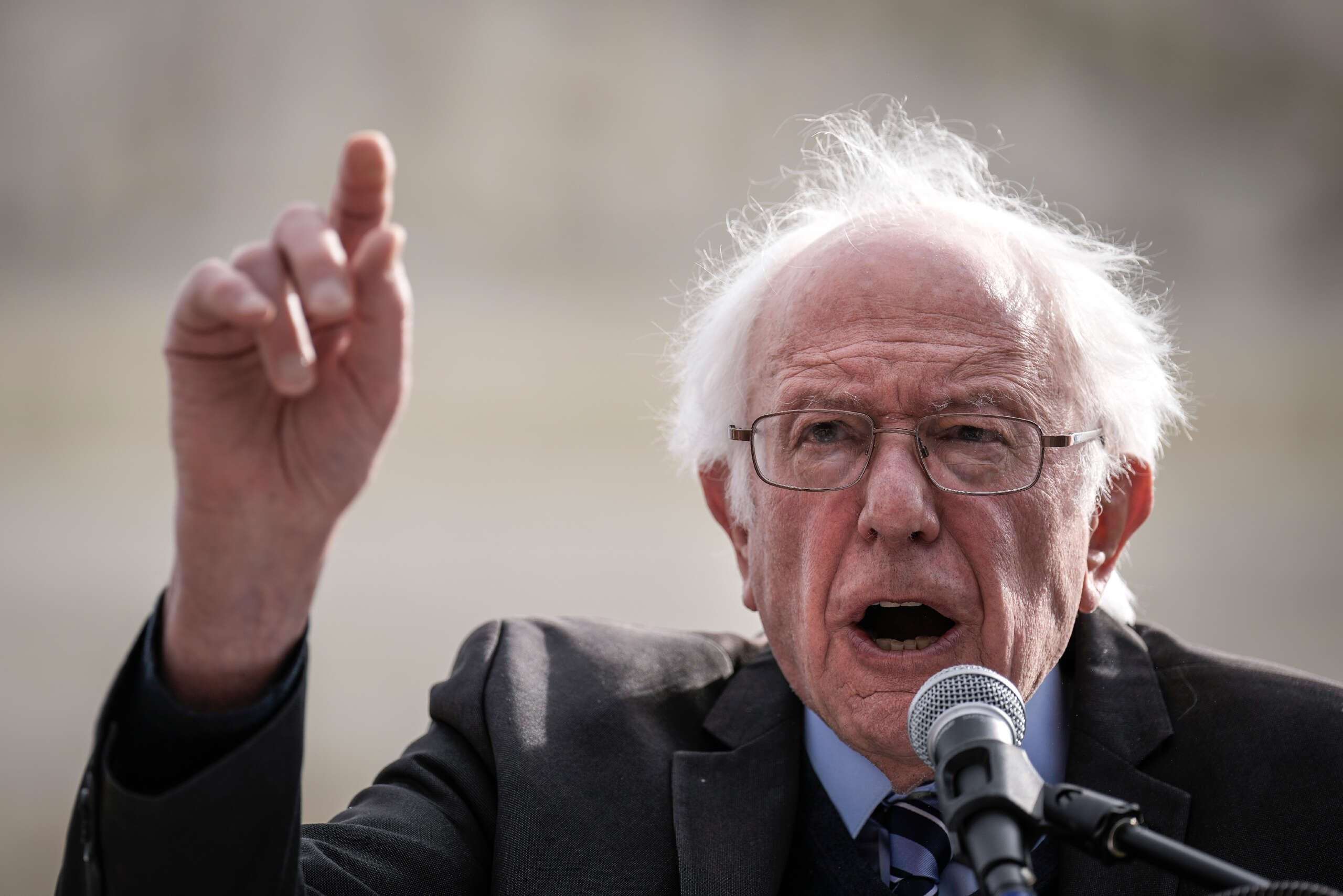 image for Sanders Calls for All Drug Prices to Be Cut After Third Insulin Maker Cuts Price