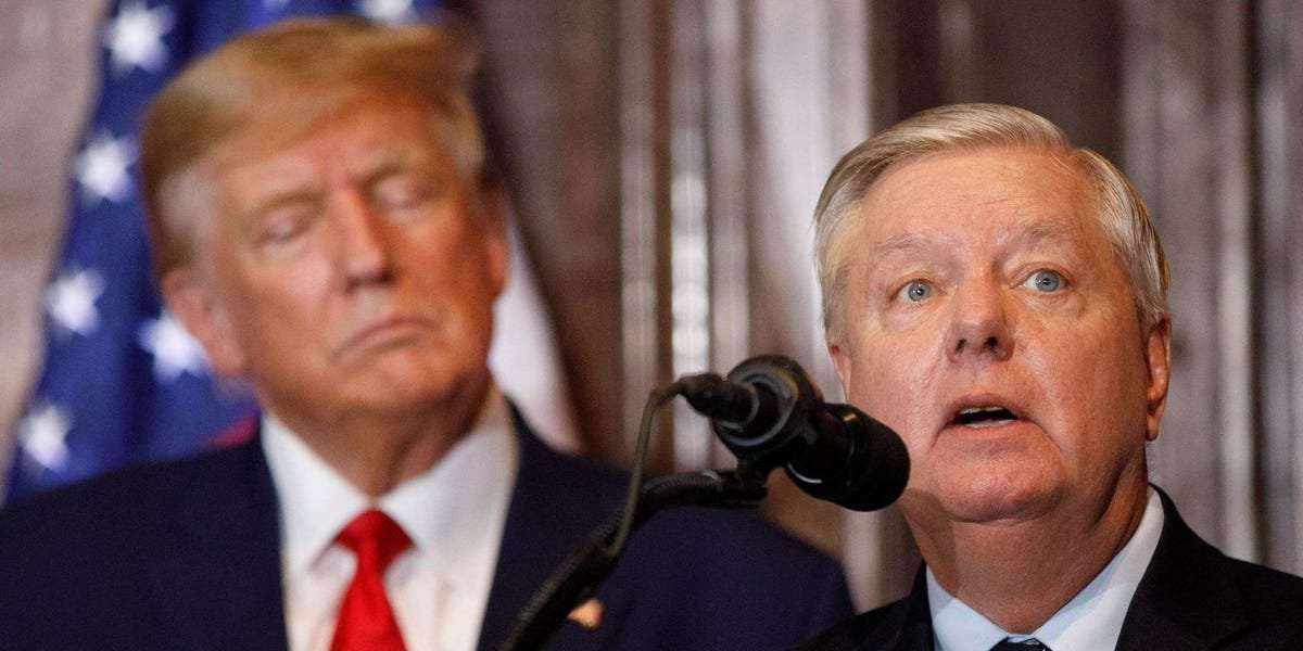 image for Lindsey Graham says Trump should 'smash some windows' and 'punch a cop' on his way to being booked