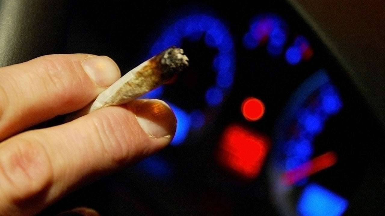 image for Illinois bill would bar police from searching vehicles over marijuana odor
