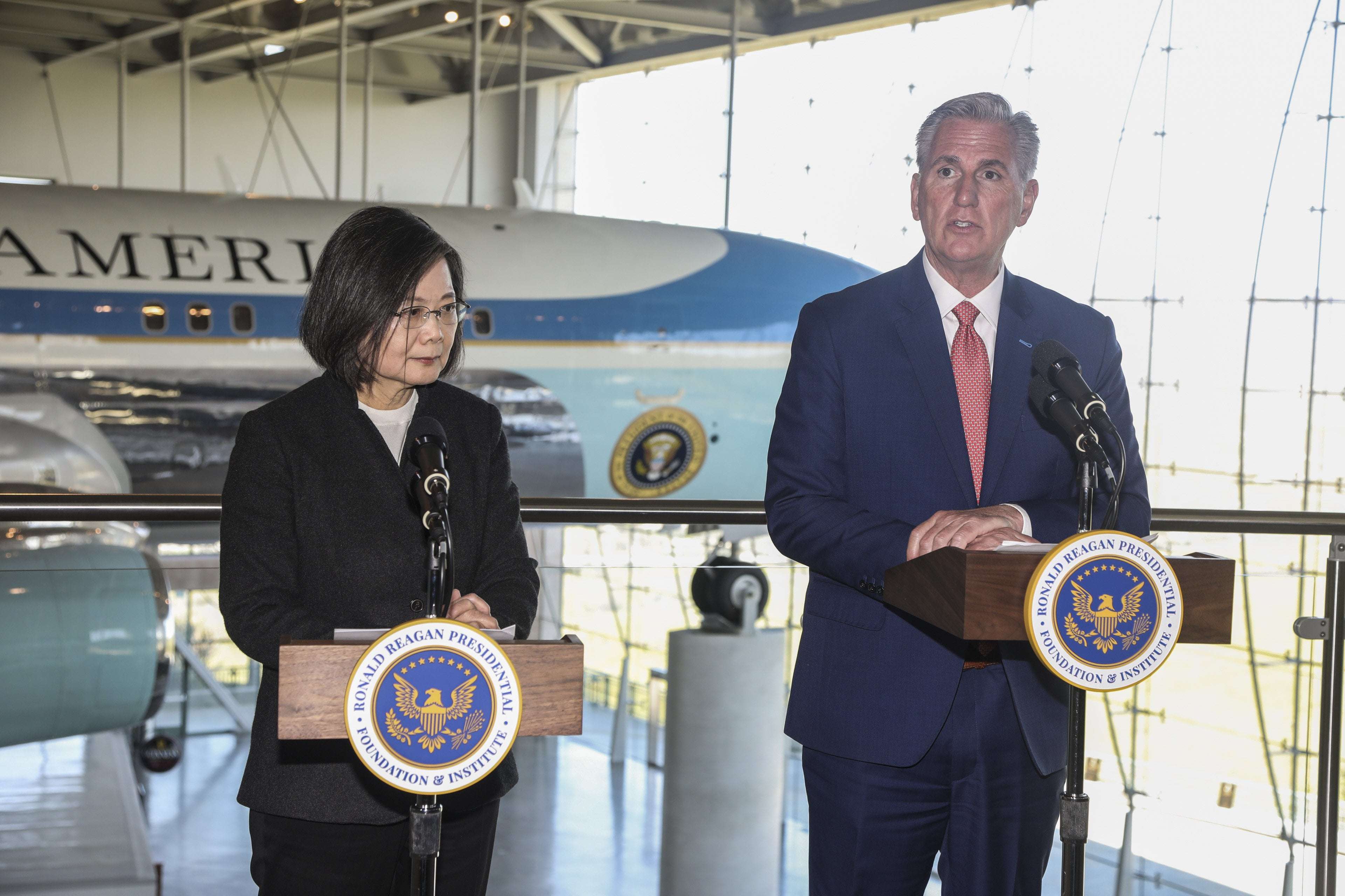 image for McCarthy, Taiwan's leader meet in California despite threats from China