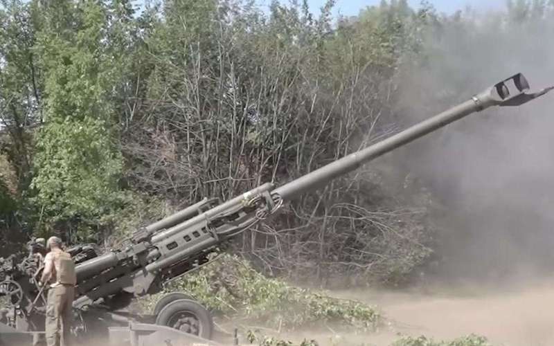 image for Ukraine hails GPS-guided Excalibur artillery shells that can hit a target 25 miles away with pinpoint accuracy