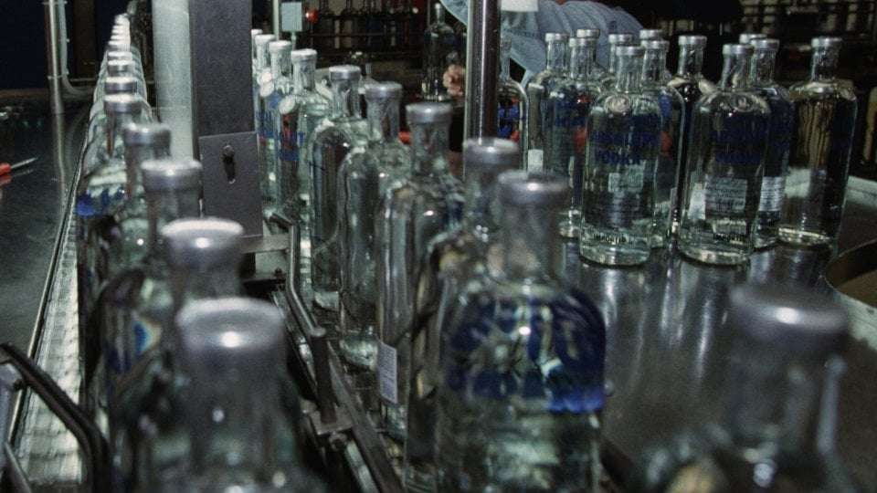 image for Sweden: Absolut Vodka producer resumes exports to Russia