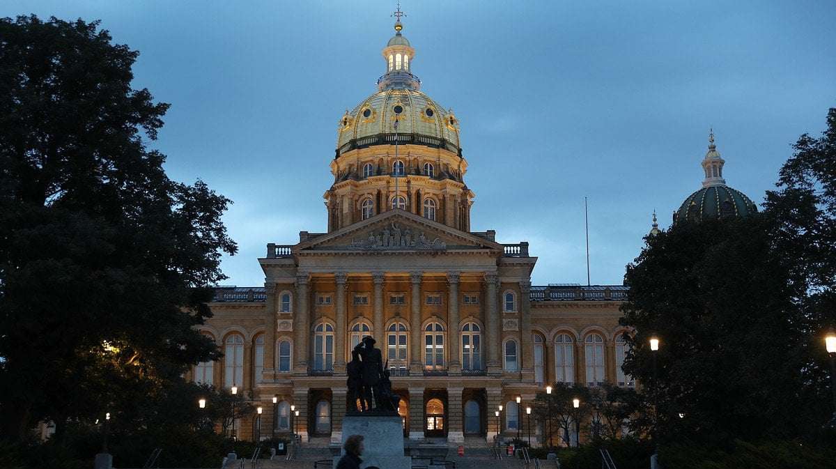 image for Iowa Senate Pulls All-Nighter to Roll Back Child Labor Protections