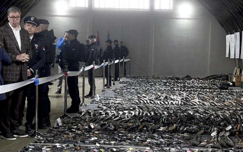 image for Guns, grenades and rocket launchers are among 13,500 weapons surrendered in Serbia