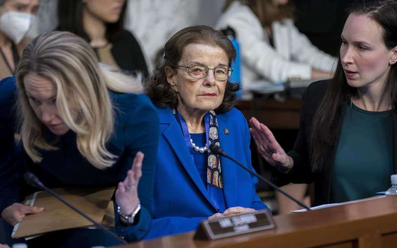 image for Khanna repeats call for Feinstein to resign after reporter incident