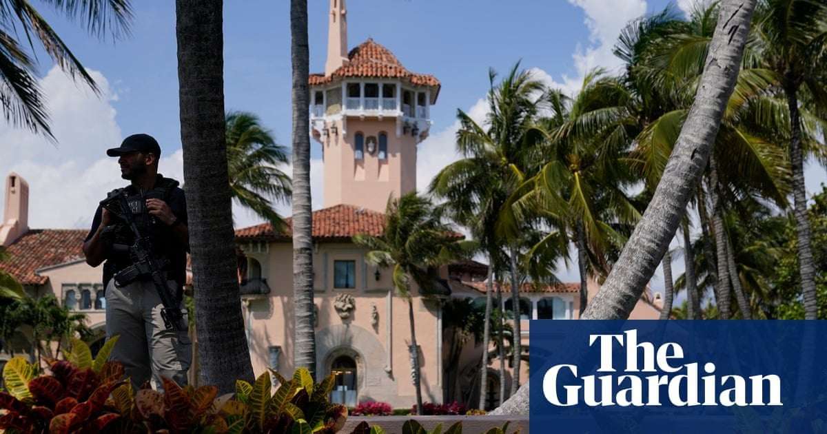 image for Prosecutors have evidence Trump showed classified papers to people – report