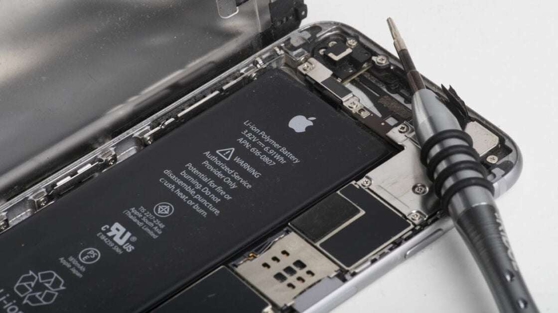 image for EU: Smartphones Must Have User-Replaceable Batteries by 2027