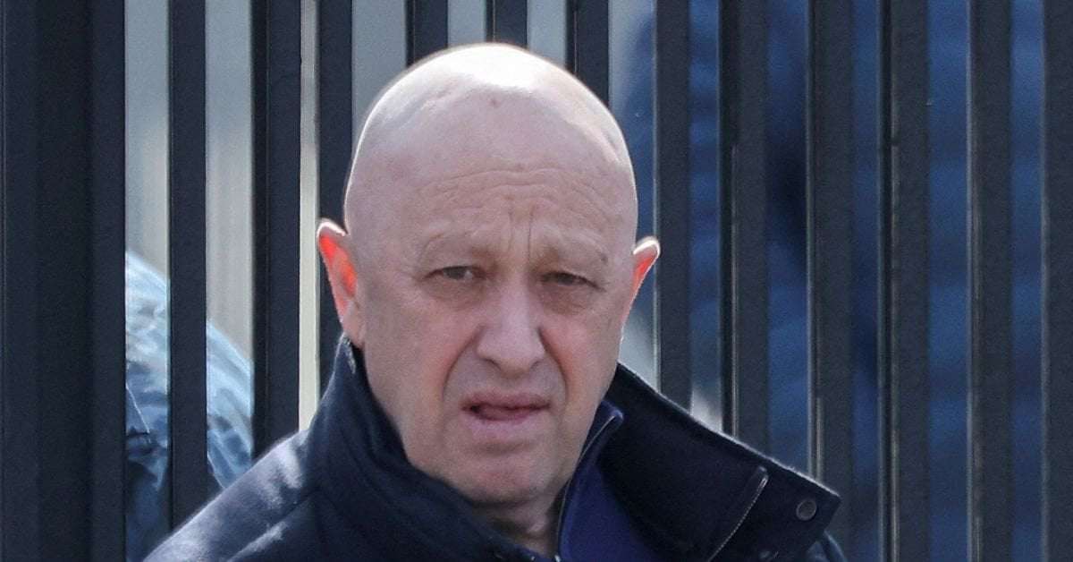image for Rebel Russian mercenaries will turn back to avoid bloodshed, leader says