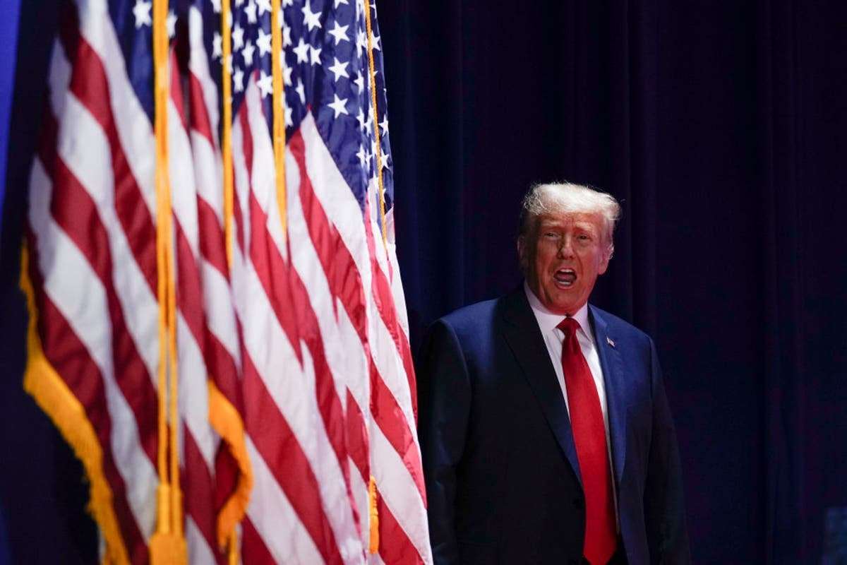 image for Trump quietly changes political fundraising site to funnel funds toward legal woes