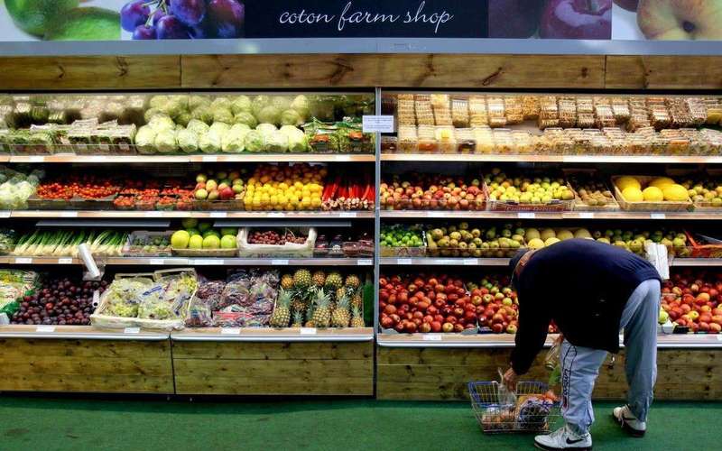 image for New Zealand bans thin plastic fruit and vegetable bags in world first