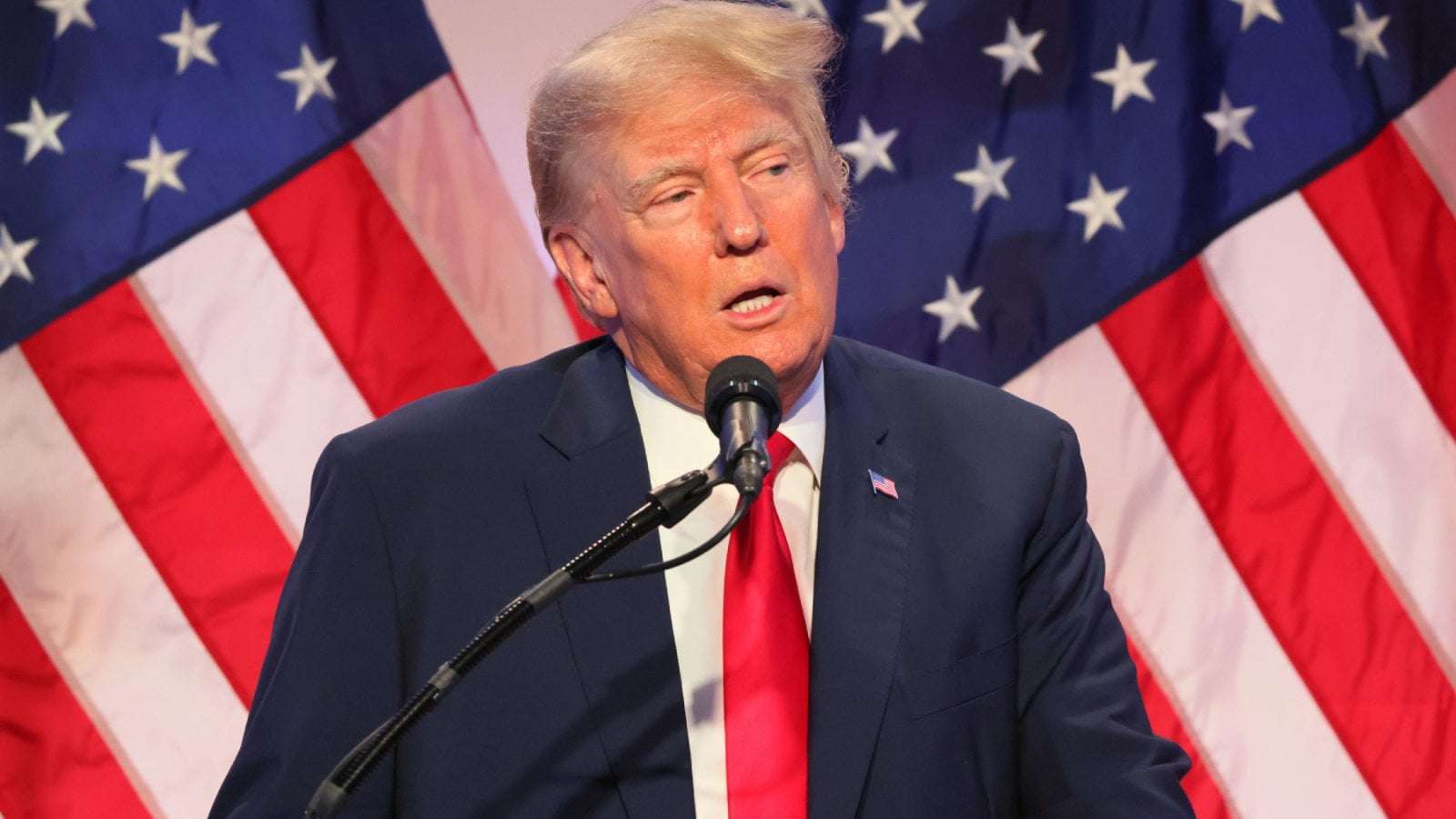 image for Trump Threatens to Appoint ‘Maybe Even Nine’ Supreme Court Justices if Elected