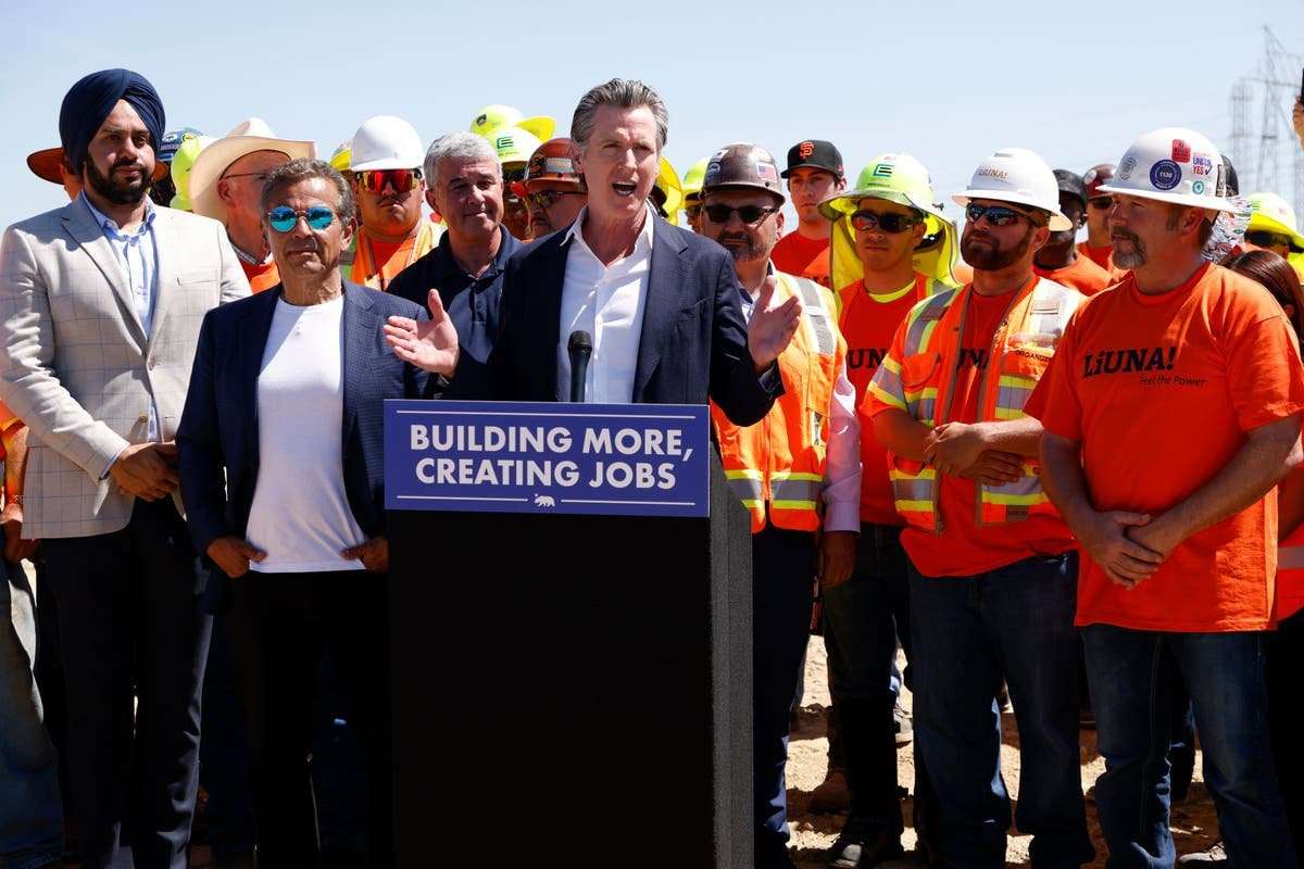 image for Gavin Newsom urges DoJ to investigate Florida over ‘unconscionable’ transportation of migrants