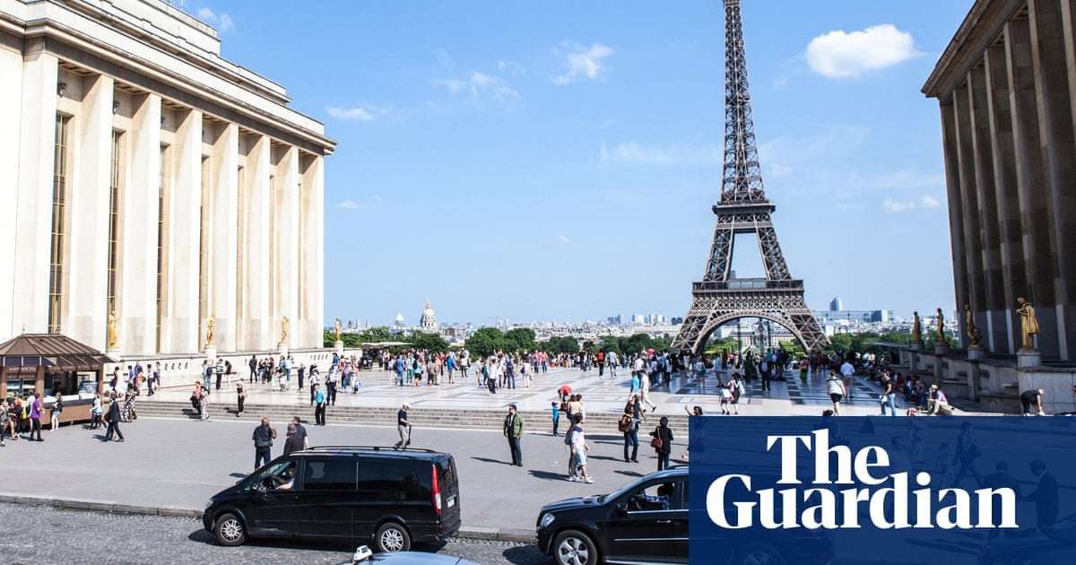 image for Paris to charge SUV drivers higher parking fees to tackle ‘auto-besity’