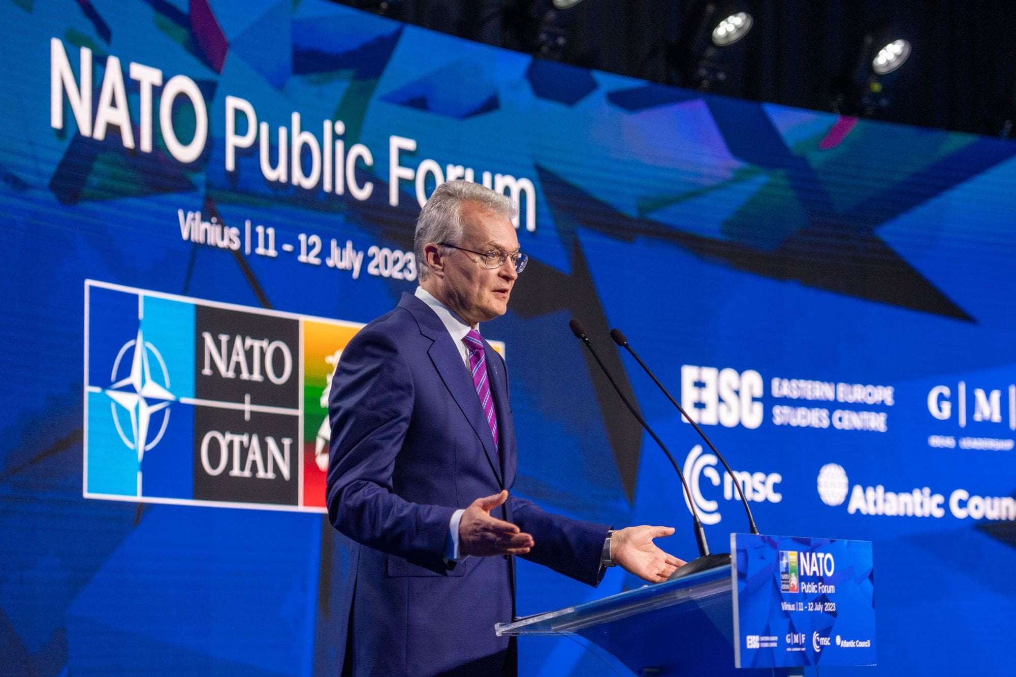 image for Lithuanian president: NATO should set up permanent bases at Russian border