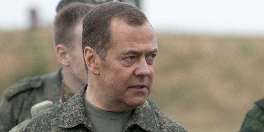 image for Medvedev calls for attacks on Ukraine housing as revenge for Crimean Bridge