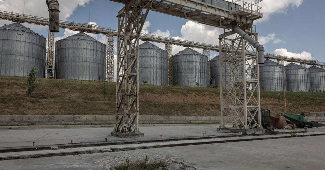 image for Russian Attack Threatens Even Alternative Routes for Ukrainian Grain