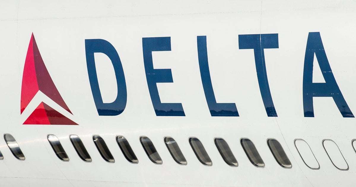 image for Family sues Delta after drunken passenger allegedly groped mom and her teen daughter on flight
