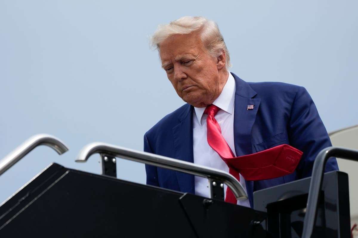 image for Trump appears to stumble over his name and age at arraignment