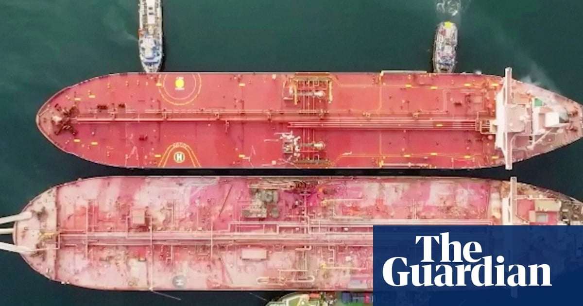 image for Yemen: UN removes 1m barrels of oil from ageing tanker to avert environmental catastrophe