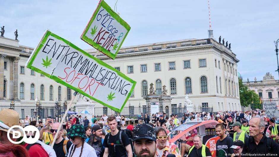 image for Germans stage rally demanding legalization of cannabis – DW – 08