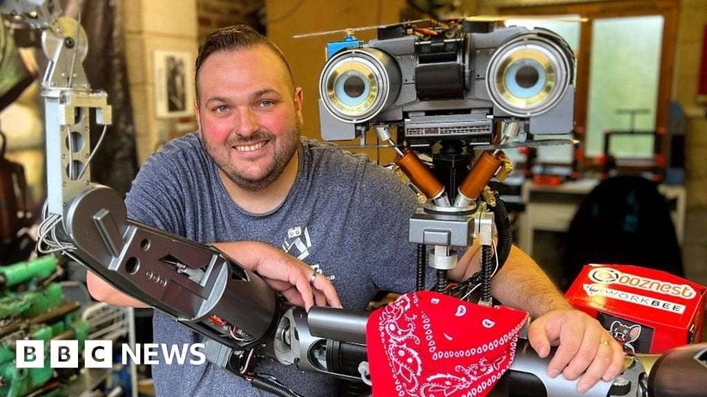 image for Man builds Johnny 5 robot from Short Circuit film