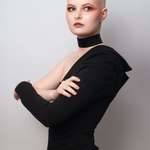 image for My friend lost her hair due to chemo, I gave her a photoshoot.