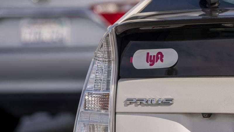 image for Lyft and Uber say they will leave Minneapolis if the mayor signs a minimum wage bill for drivers