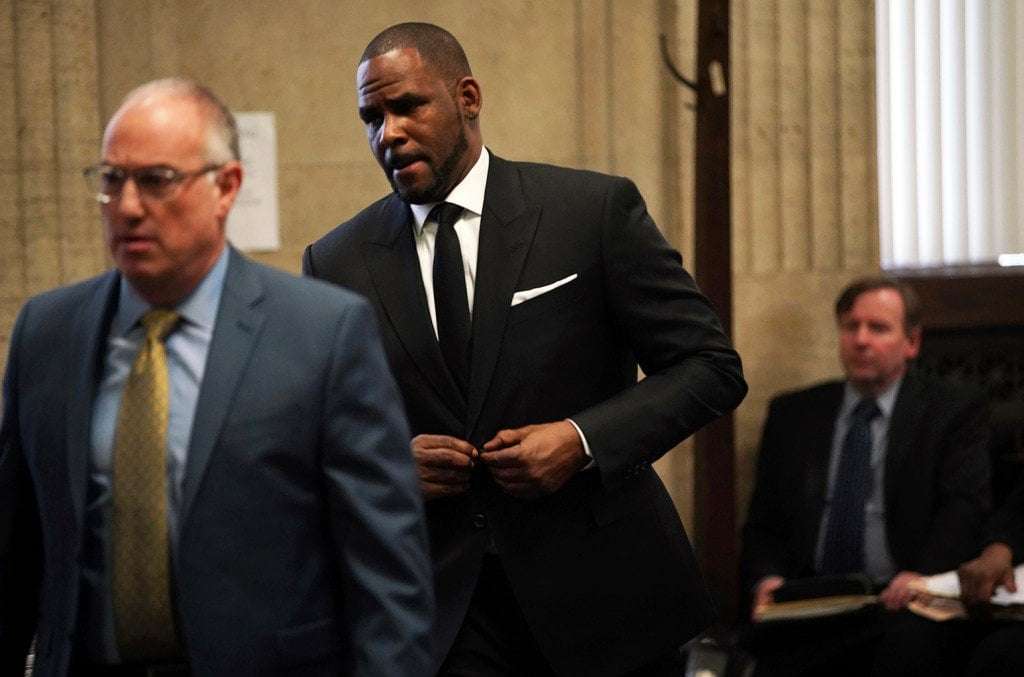 image for R. Kelly’s Music Royalties at UMG Must Go to Sex Abuse Victims, Judge Says