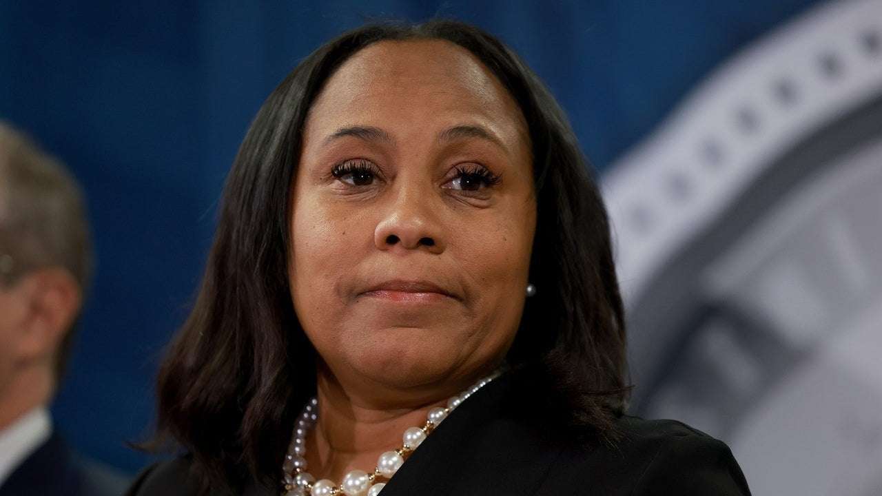 image for Georgia Republicans Say They'll Move to Remove Fulton County DA Fani Willis From Office With New State Law