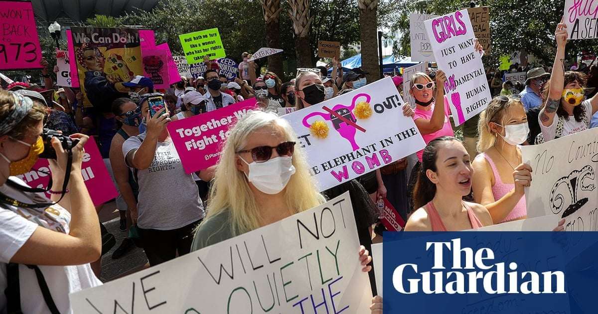 image for Thousands donate to save Florida abortion clinic amid crippling state fines