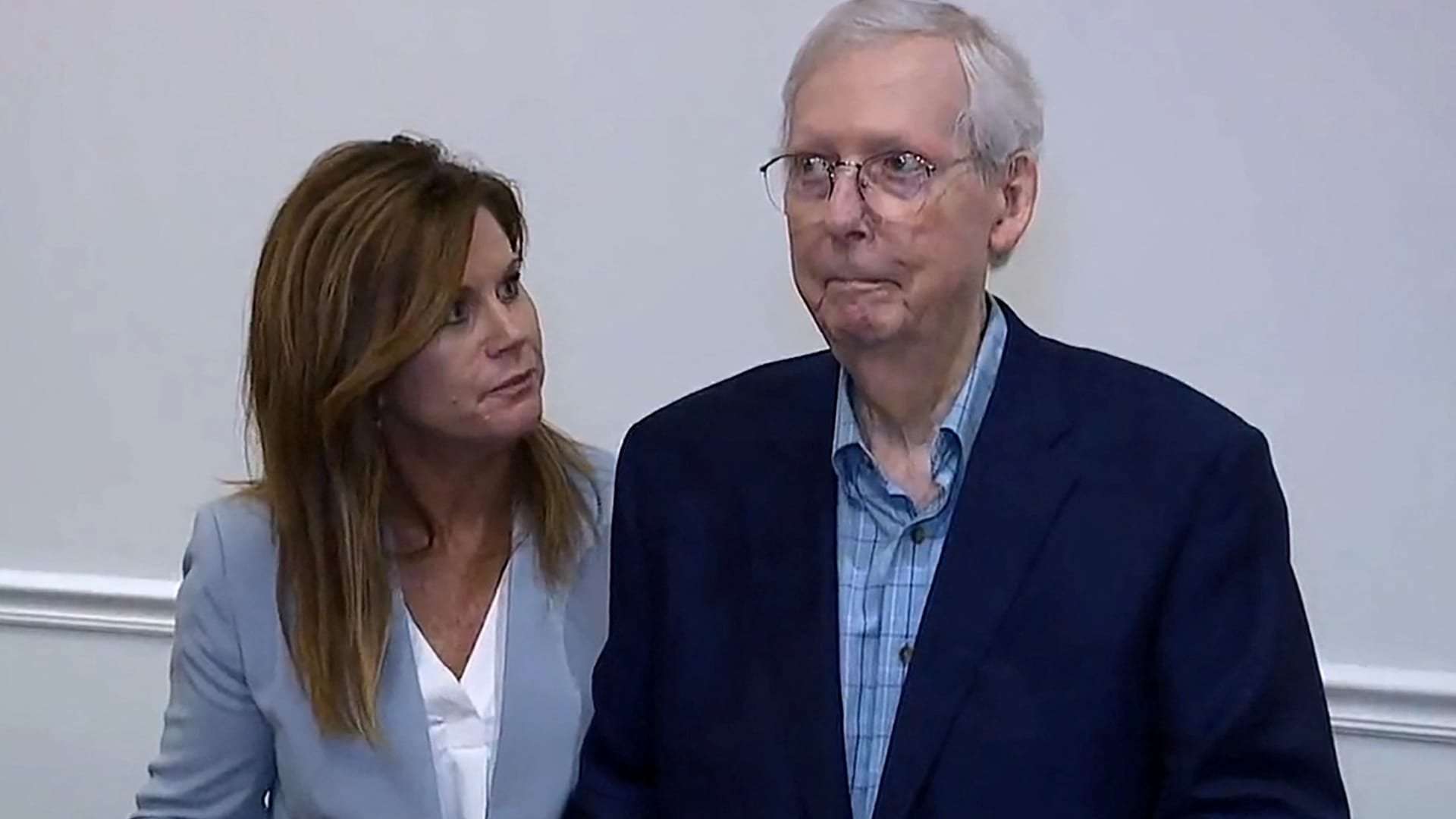 image for Mitch McConnell brain scans found no stroke, seizures after second freeze, doctor says