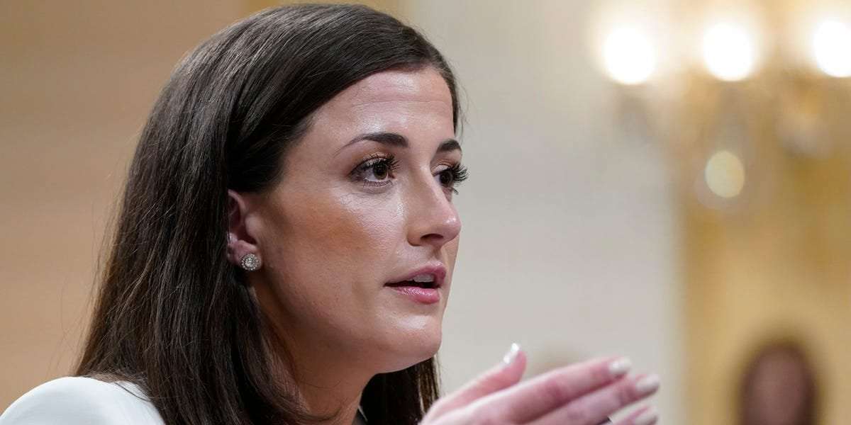 image for Cassidy Hutchinson says Mark Meadows burned so many documents before leaving the White House that the then-chief of staff's wife complained about dry-cleaning bills to remove the 'bonfire' smell: repo