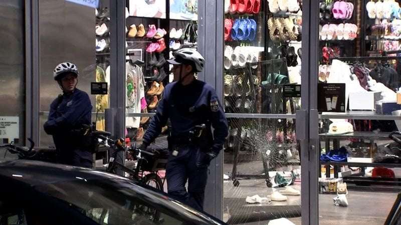image for Philadelphia looting: All liquor stores closed in Philadelphia after multiple stores were looted overnight