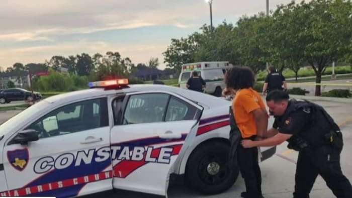 image for Popeyes employee fired after being accused of selling drugs, shooting at person who came to buy while on the clock