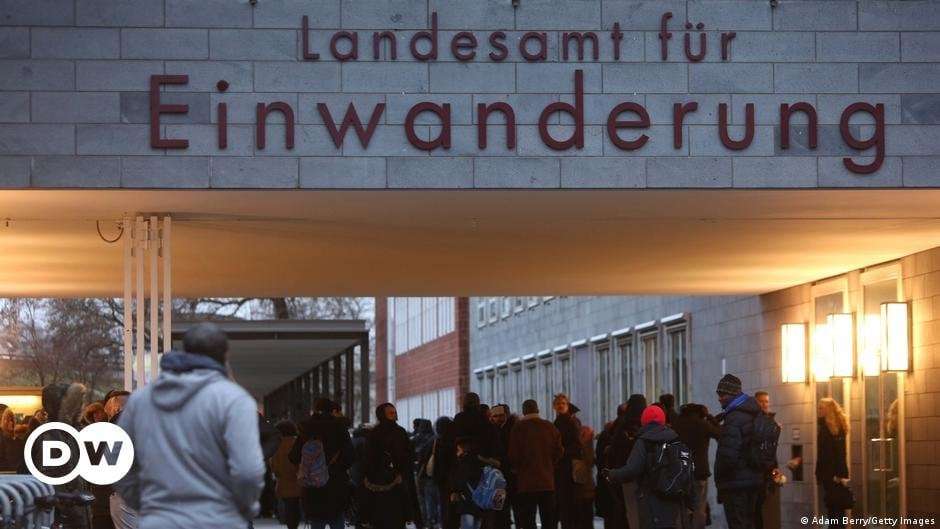 image for Germany: Scholz says refugee number 'too high at the moment' – DW – 09